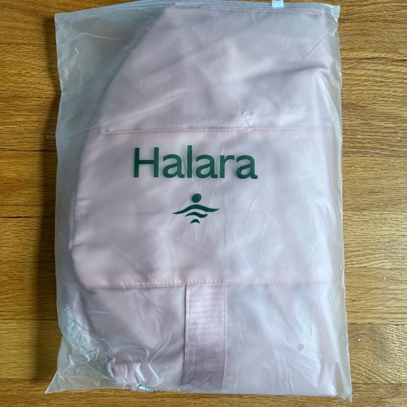 NWT Halara Zipper Duffel - Picture 6 of 6